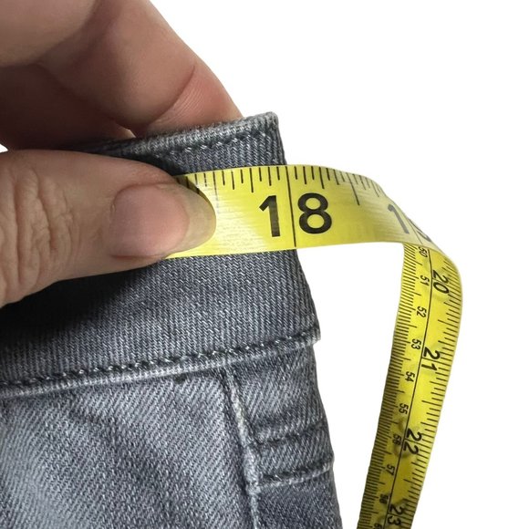 CAbi Grey Mid Rise Skinny 5 Pocket Pants 10 - Picture 8 of 10